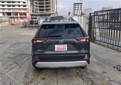 تۆیۆتا ڕاڤ 4